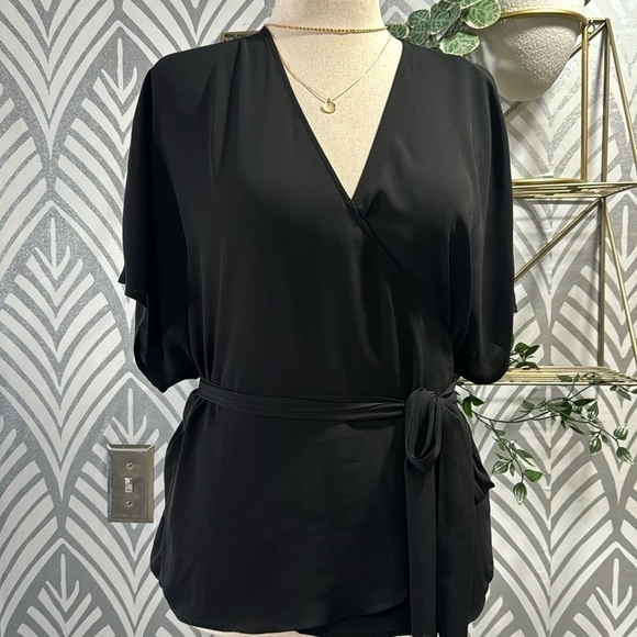 Chelsea 28 wraparound black top - Picture 1 of 4